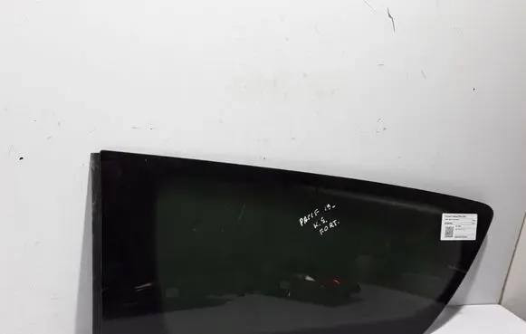 Chrysler Pacifica Rear side window 68238495AC