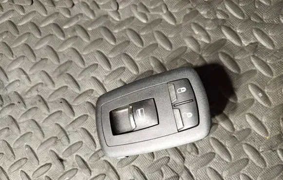 Maserati Ghibli Electric window control switch 670013822
