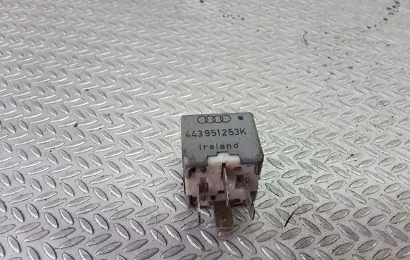 Volkswagen PASSAT B5 Other relay 443951253K