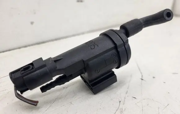 Mercedes-Benz S AMG W221 Vacuum valve A0025401497
