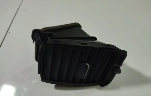 Honda Civic Dash center air vent grill 77610SNAA0