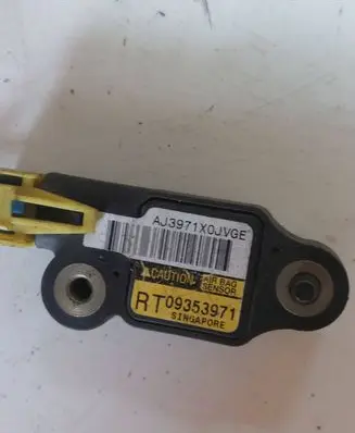 Opel Sintra Airbag deployment crash/impact sensor 09353971 T09353971