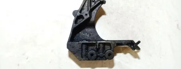 Peugeot 307 Engine mounting bracket 9635969880