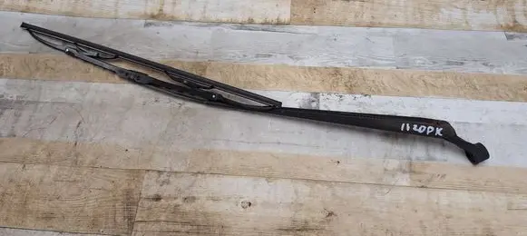 Toyota Yaris Front wiper blade arm