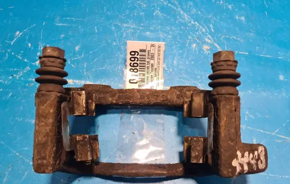 Volkswagen Touran I Front brake caliper
