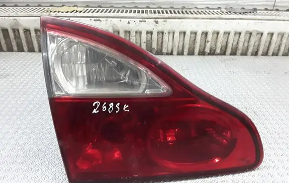Toyota Avensis Verso Tailgate rear/tail lights