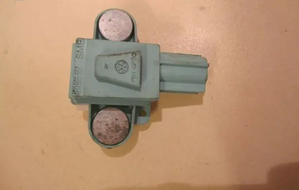 Audi A6 S6 C6 4F Airbag deployment crash/impact sensor 4F0955557