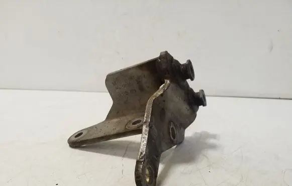 Volkswagen Tiguan Other engine bay part 04L131561J