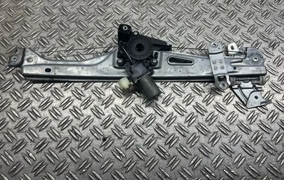 Suzuki SX4 S-Cross Front door window regulator motor 8356063J00