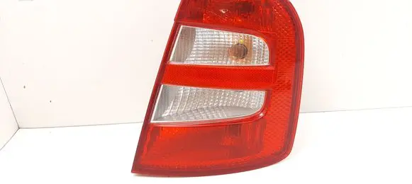 Skoda Fabia Mk1 (6Y) Rear/tail lights 6Y6945112 6Y6945096