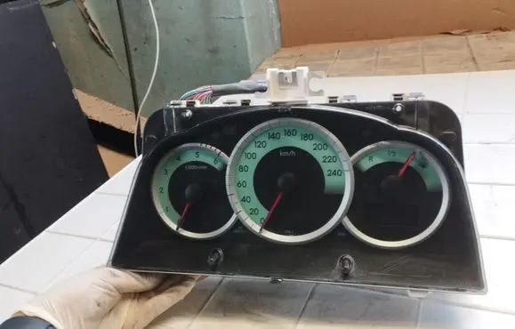Toyota Corolla Verso AR10 Speedometer (instrument cluster) 838000F090