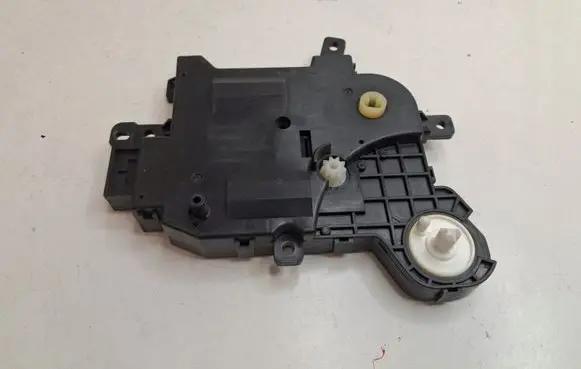 Toyota Yaris Combustion control unit/module 0638009100