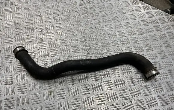 Mercedes-Benz CLS C219 Engine coolant pipe/hose A2115015382