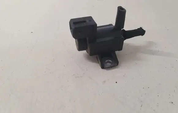 Toyota Auris 150 Turbo solenoid valve 258600R010