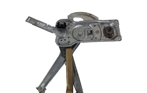 Rear door manual window regulator