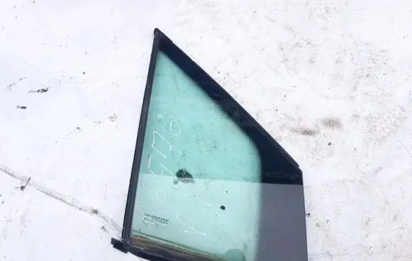 Citroen C8 Front door vent window glass four-door 
