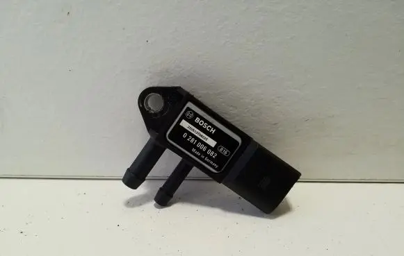 Audi Q3 8U Exhaust gas pressure sensor 0281006082