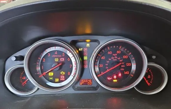 Speedometer (instrument cluster)