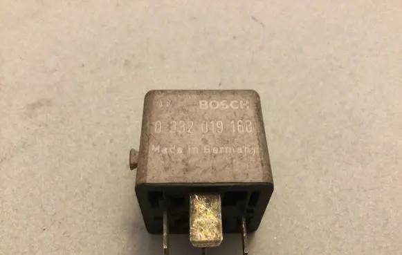 BMW 5 E39 Other relay 0332019168