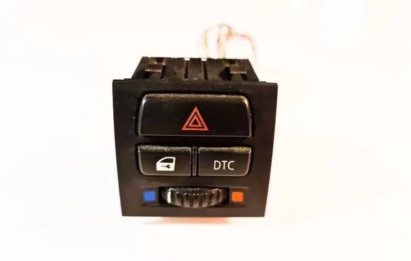 BMW 3 E90 E91 Hazard light switch 6945652