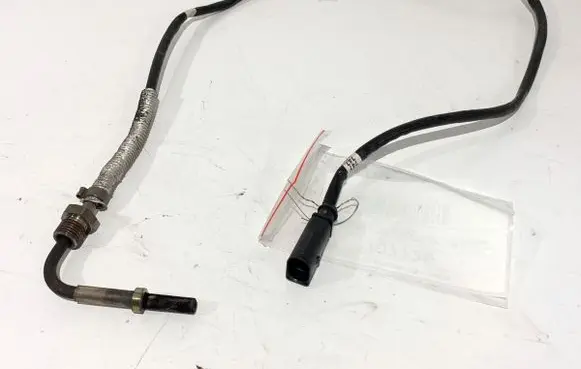 Audi A4 S4 B8 8K Exhaust gas temperature sensor 04L906088DR