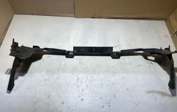 Land Rover Discovery 4 - LR4 Radiator mount bracket DK628A303A FTTVC