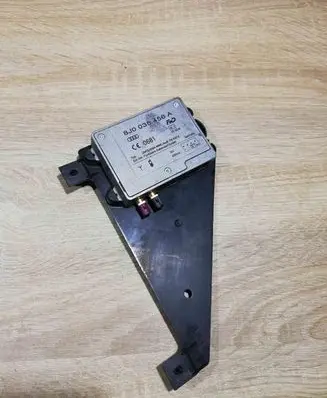 Audi A6 S6 C6 4F Aerial antenna amplifier 8J0035456A