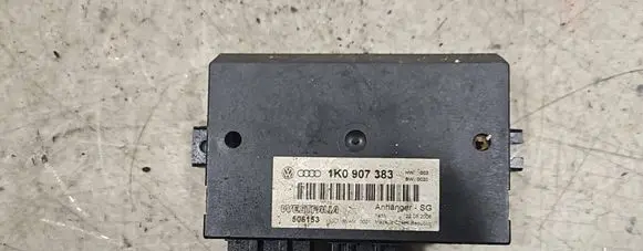 Audi A4 S4 B7 8E 8H Tow bar trailer control unit/module 1K0907383 506153 22052006