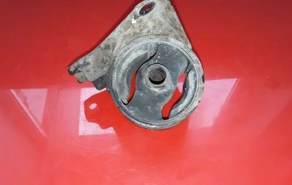 KIA Carens II Engine mount bracket 219112G500
