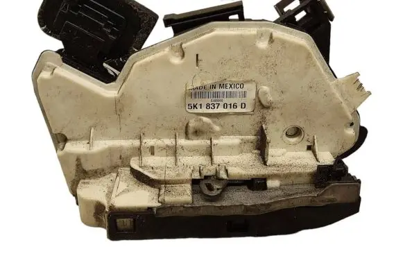 Volkswagen Beetle A5 Front door lock 5K1837016D