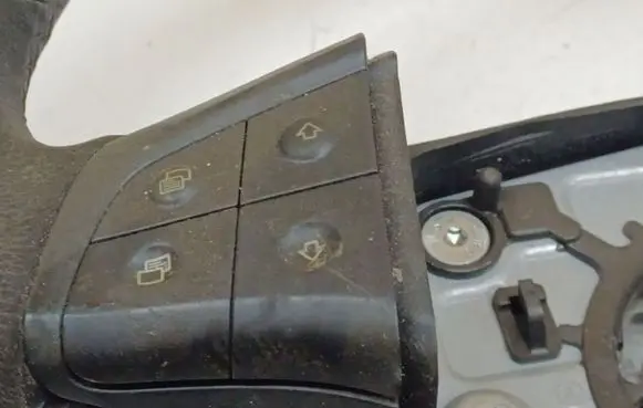 Mercedes-Benz B W245 Steering wheel buttons/switches A1698207810