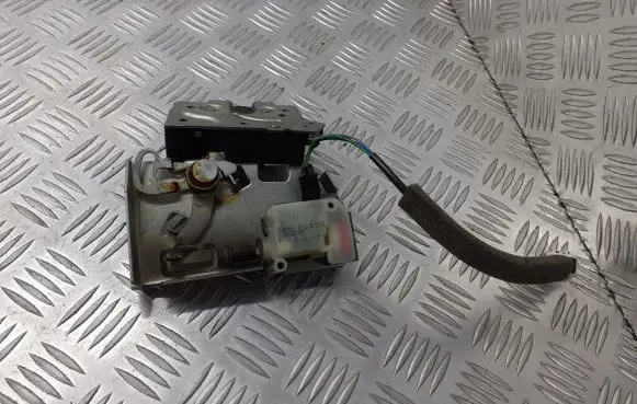 Ford Mondeo Mk III Tailgate exterior lock 3S71-43102