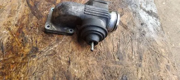 Volkswagen Transporter - Caravelle T4 EGR valve