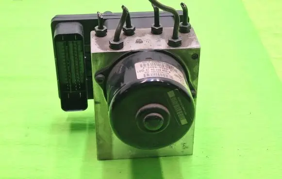 Mercedes-Benz C W203 ABS Pump A2035452532 00002128E1 10092515363