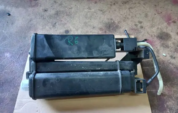 Volkswagen Touran III Active carbon filter fuel vapour canister 5QA201801 3Q0196