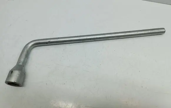 Mercedes-Benz C W203 Wheel nut wrench 1205810246 A1205810246