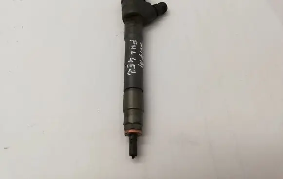 Nissan X-Trail T32 Fuel injector 0445110546