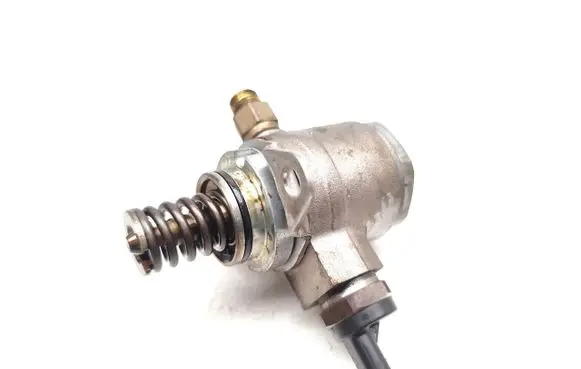 Audi A3 S3 8P Fuel injection high pressure pump 03C127026D
