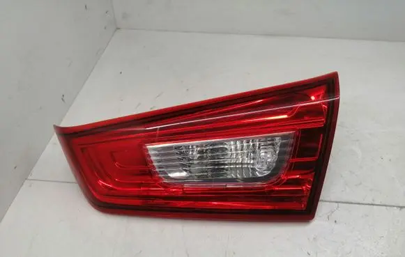 Mitsubishi ASX Tailgate rear/tail lights P9373