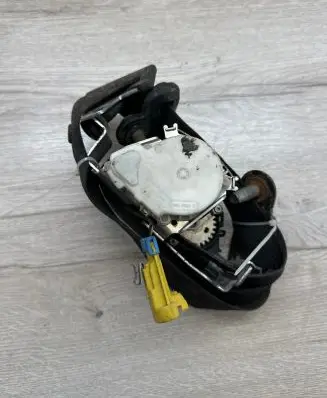 Dodge Nitro Front seatbelt 33057253B