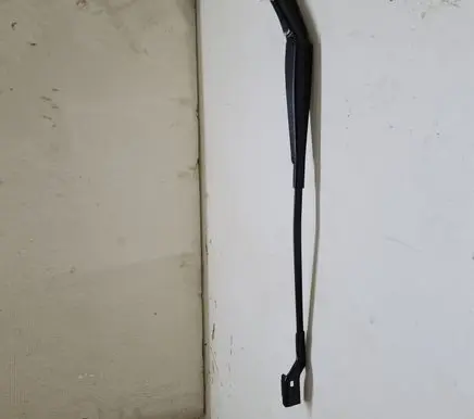 Volvo XC60 Front wiper blade arm 30753525