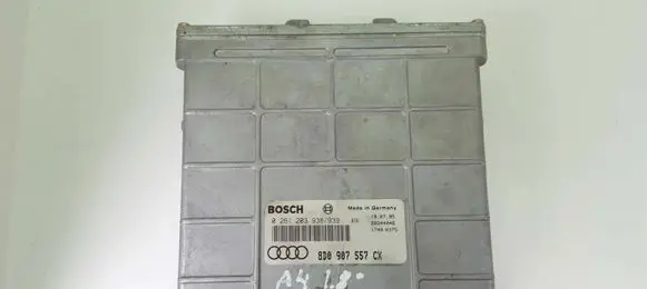 Audi A4 S4 B5 8D Engine control unit/module 0261203938