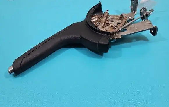 Handbrake/parking brake lever assembly
