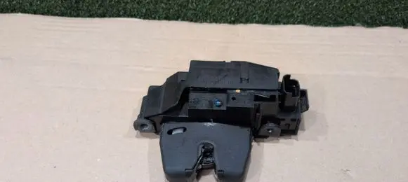 Citroen C4 Cactus Tailgate lock latch 9816195380