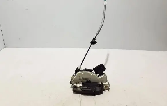 Skoda Octavia Mk3 (5E) Front door lock 5E1837015A