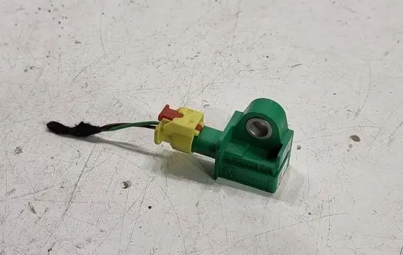Volkswagen Golf VI Airbag deployment crash/impact sensor 5K0959351