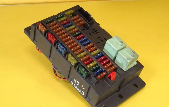 Mini One - Cooper R50 - 53 Fuse module 518030317