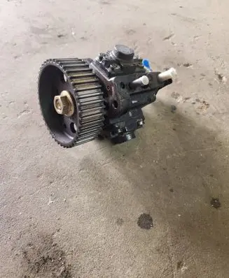 Opel Zafira B Fuel injection high pressure pump 0445010156 8862563 0055206679