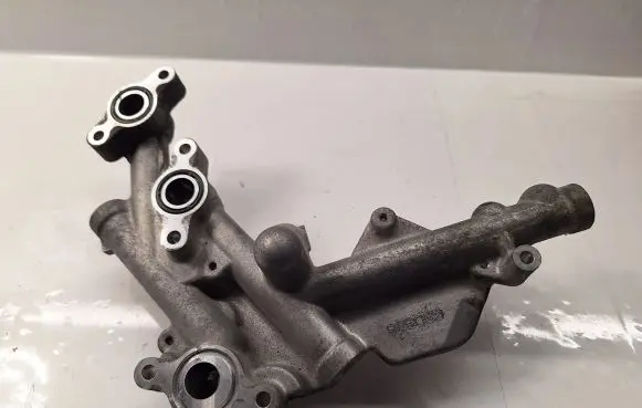 Toyota Verso Oil filter mounting bracket 1578126030