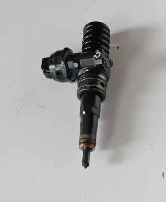 Seat Ibiza IV (6J,6P) Fuel injector 038130073BP 0414720314 04141720308